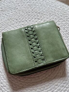 Green Leather Zip Around Wallet Woven Braid Detail Bifold ID Window Compact